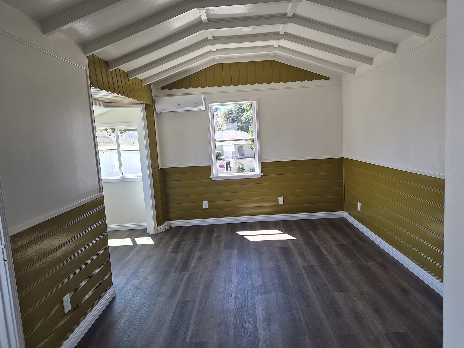 1 bed, 570 sqft, $2,595 — Photo 3