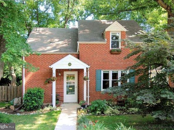 1105 Carson St