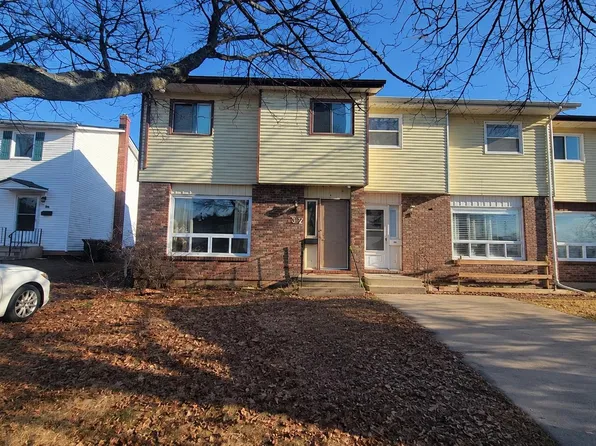32 Dawson Ct, Charlottetown, PE C1A 8T1