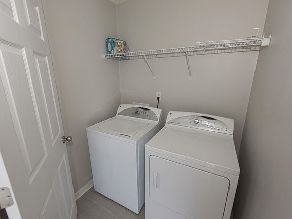4th image of 2118 Winding Oak Dr
