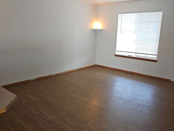 5th image of 443 E Dragonfly Dr
