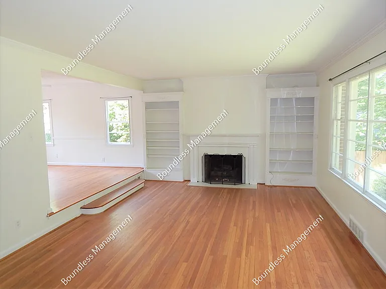 1033 Scott Blvd — Photo 5