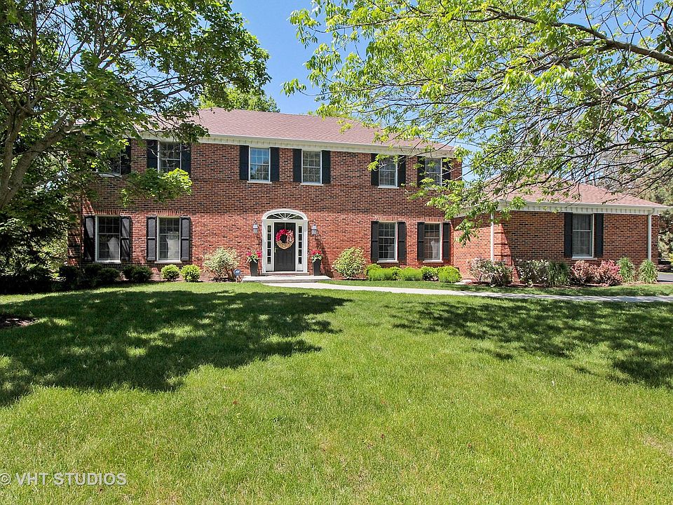1st image of 130 W Blackthorn Ln