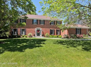 130 W Blackthorn Ln, Lake Forest, IL 60045