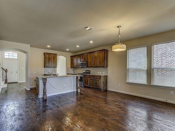 4th image of 5216 Grove Cove Dr