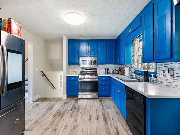 5th image of 443 Rhett Dr