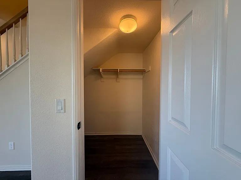 1357 Burgundy Dr — Photo 21