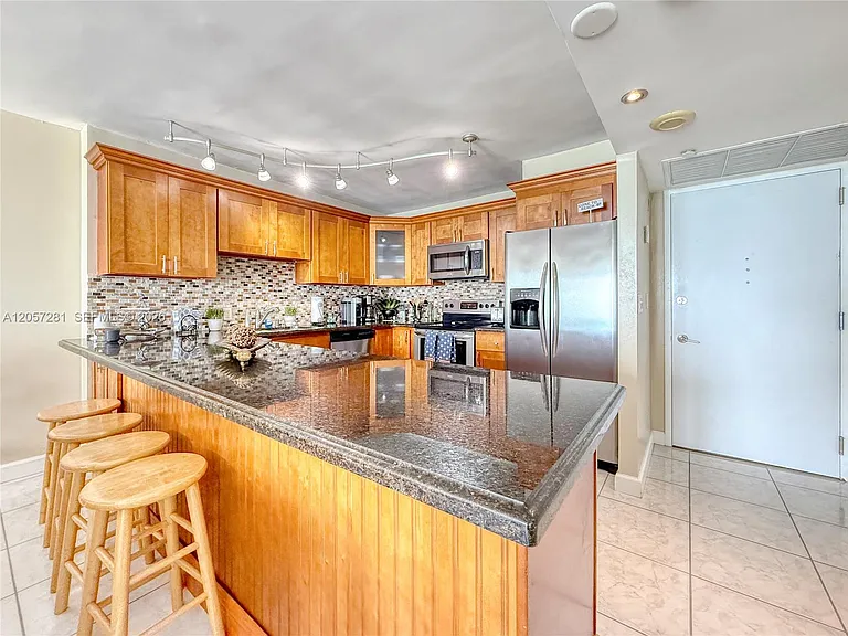 5701 Collins Ave #1508 — Photo 6