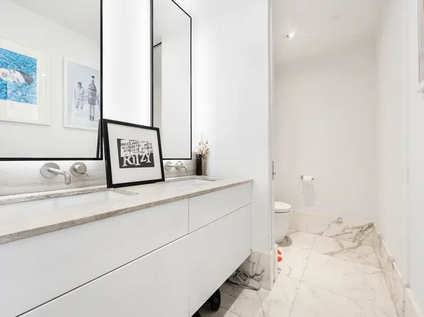 429 Kent Avenue image 6 of 21