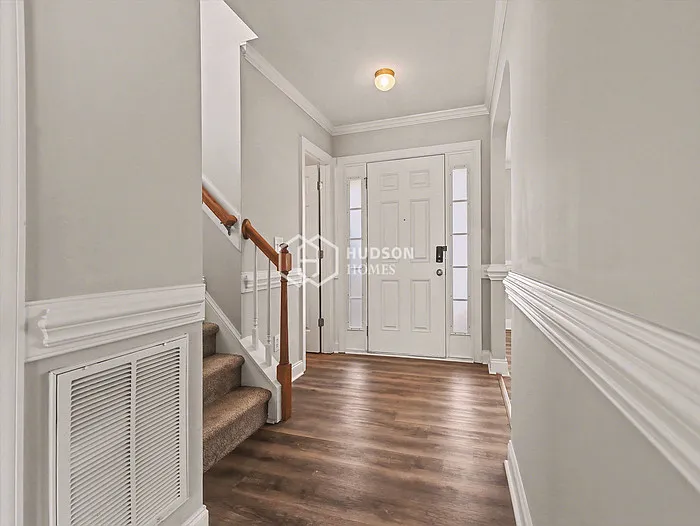 1728 Heisser Ln — Photo 2