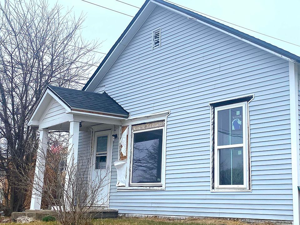 2nd image of 313 N Oak St
