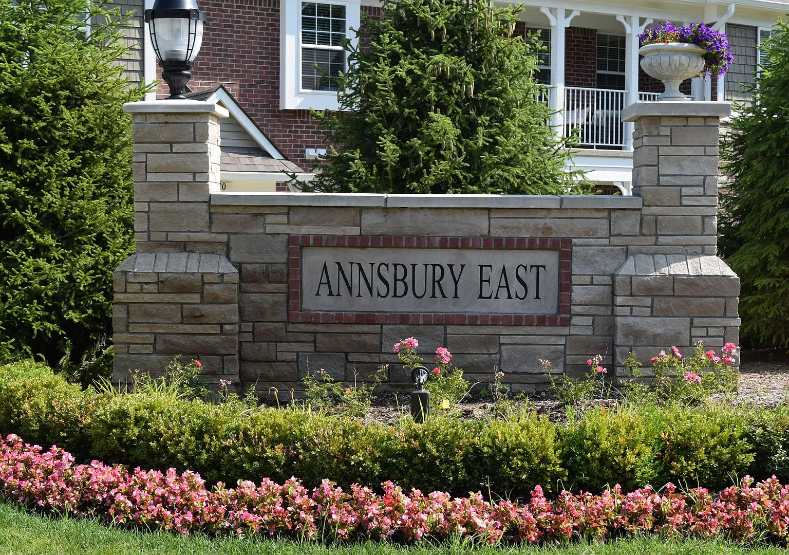 3-Bedroom, 2-Baths, 1350 SF condo-style apartment, Upper Unit in Shelby Township. — Photo 4