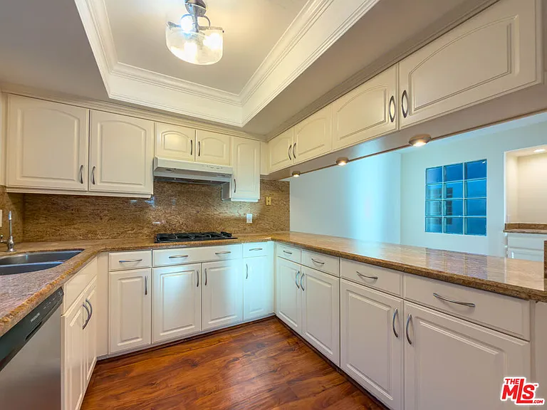 301 W Loraine St #8 — Photo 12