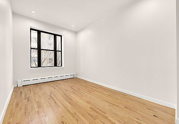 4th image of 250 W 74th St APT 2
