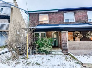 1089 Davenport Rd, Toronto, ON M6G2C3