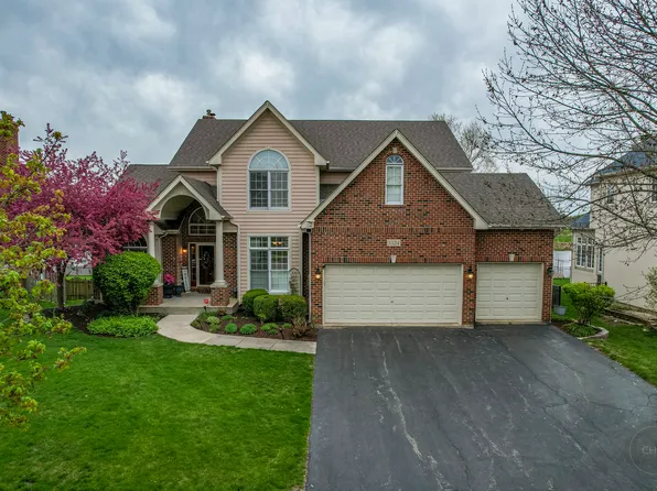 3324 Tall Grass Dr, Naperville, IL 60564