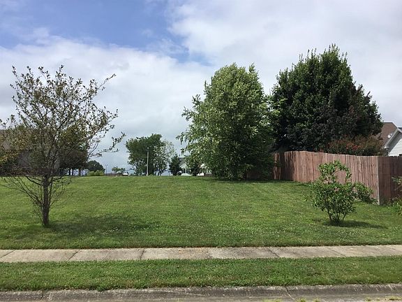 2nd image of 28 St. Andrews Ct