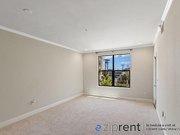 4th image of 1001 Laurel St Unit 210