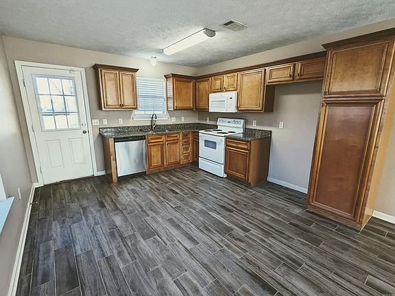 4th image of 1880 Arden Ln