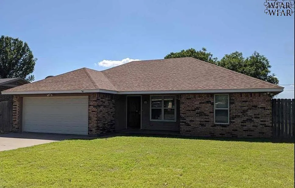 3 bed, 2.0 bath, 1099 sqft, $1,400 — Photo 1