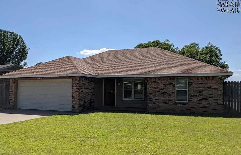 1204 Lisa Ln