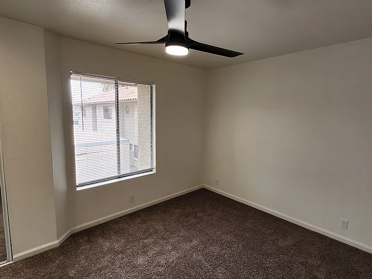 324 W Chestnut Ave — Photo 12
