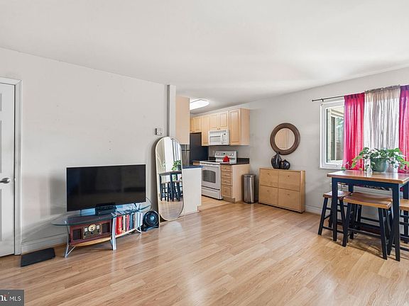 5th image of 1005 Chillum Rd APT 305