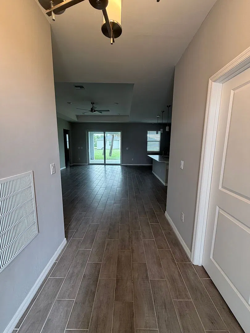 4 bed, 2.0 bath, 1914 sqft, $2,195 — Photo 3