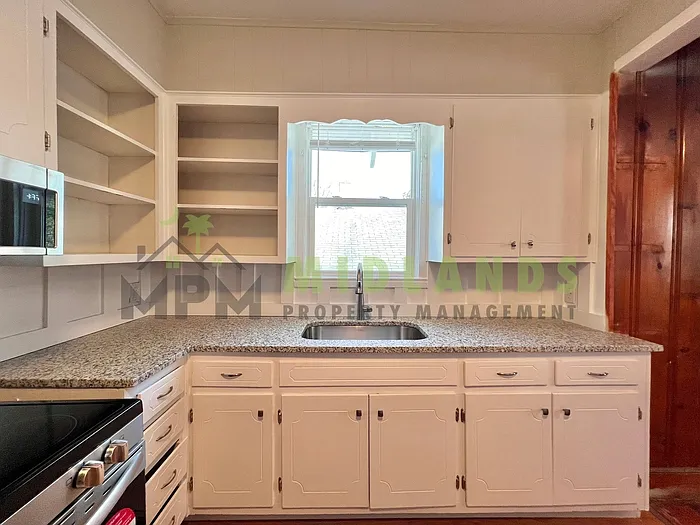 2326 Stark St #B — Photo 10