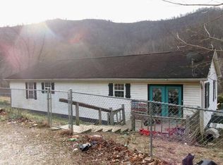 329 Stone Rd, Peytona, WV 25154