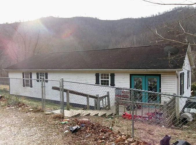 329 Stone Rd photo 1
