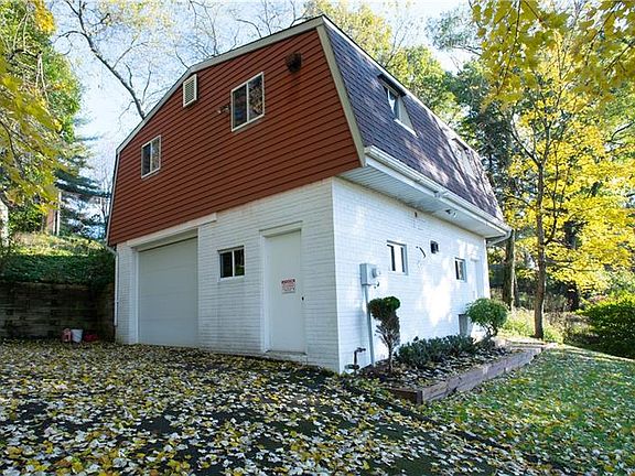 4th image of 305 Twin Oaks Dr