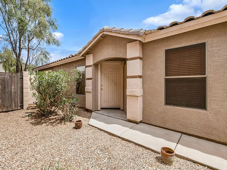 42780 W Sunland Dr — Photo 4