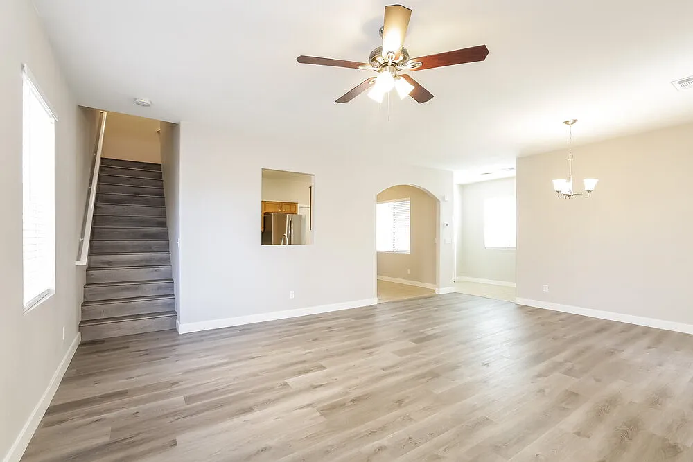3 bed, 2.5 bath, 1816 sqft, $2,145 — Photo 4