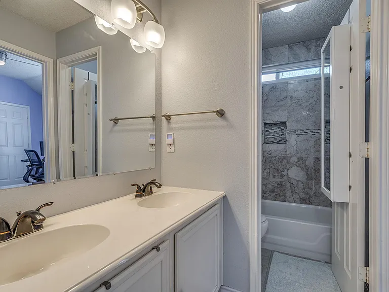 1605 Highdale Ct — Photo 11