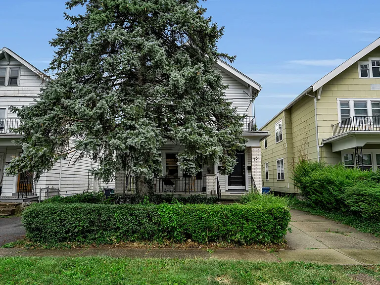 75 Montrose Ave #1 — Photo 13