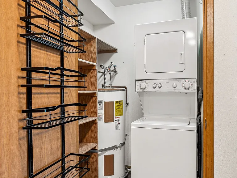 Daniels Apartments — Photo 18