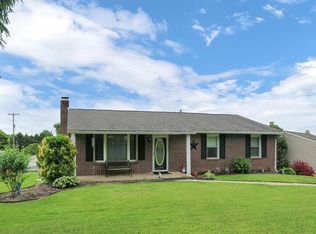 410 Hillside Dr, Red Lion, PA 17356