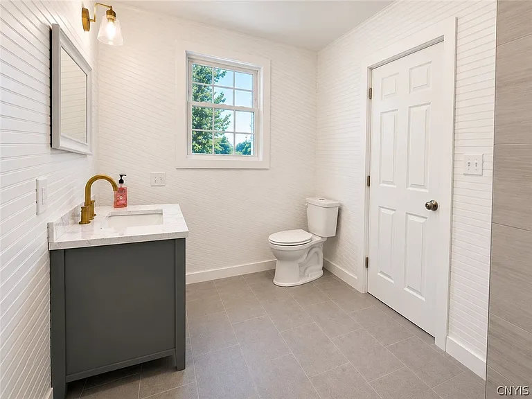 10 Parkside Ct #8 — Photo 11