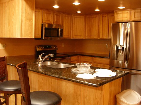 5th image of 935 Madrone Cir