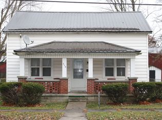 310 S Willow St, Flora, IN 46929
