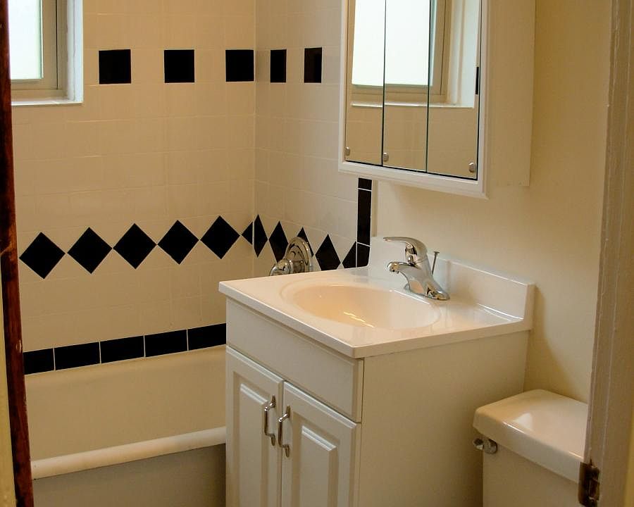 2nd image of 447 S Kenilworth Ave APT 5B