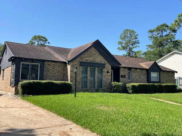 210 Black Forest Dr, Spring, TX 77388