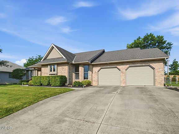 2nd image of 901 Yorkshire Dr