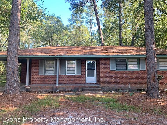 3rd image of 423 University Dr