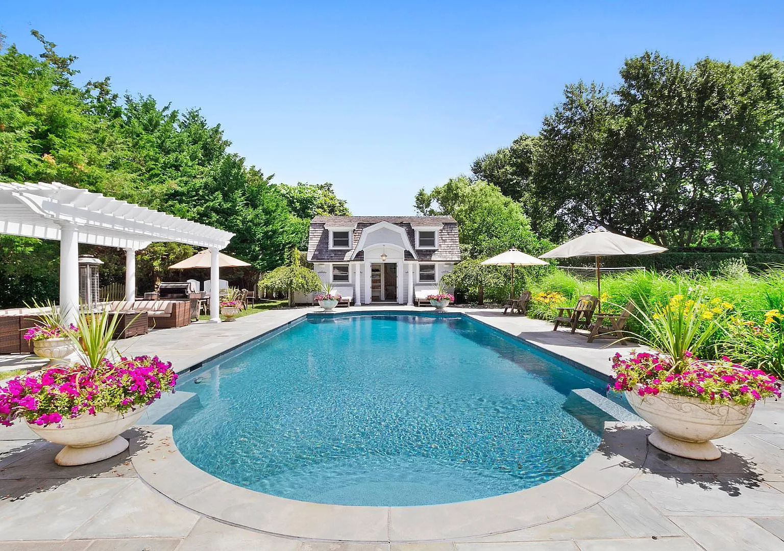 Resort Style Living In Southampton — Photo 3