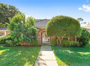 1900 Wimbledon Dr, Arlington, TX 76017