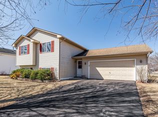 1046 Meadow St, Cologne, MN 55322