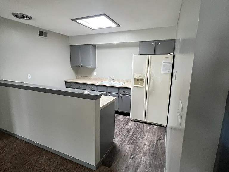 2440 Shaker Ct #5 — Photo 3