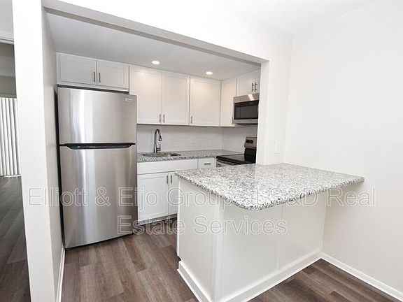 2nd image of 419 Duchess Ct APT C